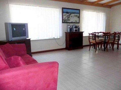Lancelin Accommodation Service - Coogee Beach Accommodation 6