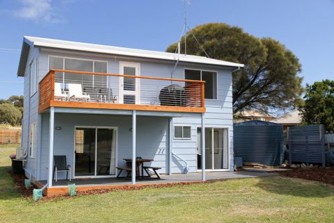 The Blue House Coles Bay - Coogee Beach Accommodation 4