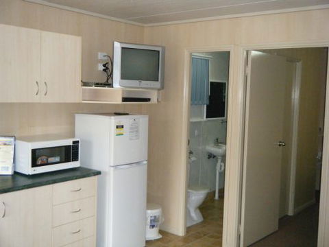 Pepper Tree Cabins - Coogee Beach Accommodation 2