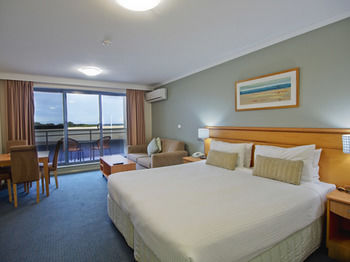 Oaks Waterfront Resort - The Entrance - Coogee Beach Accommodation 16