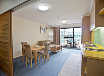 Oaks Waterfront Resort - The Entrance - Coogee Beach Accommodation 24