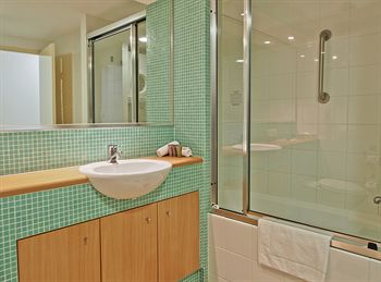 Oaks Waterfront Resort - The Entrance - Coogee Beach Accommodation 2