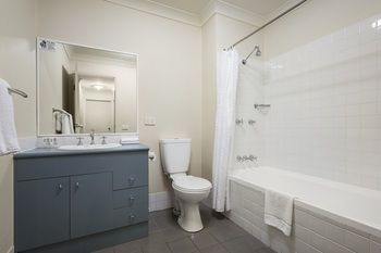 APX Parramatta - Coogee Beach Accommodation 9