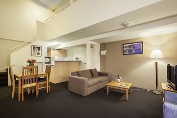 APX Parramatta - Coogee Beach Accommodation 10