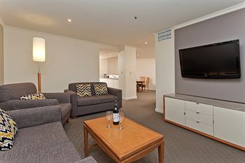 Radisson Hotel & Suites Sydney - Coogee Beach Accommodation 9