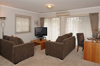 Ringwood Royale - Coogee Beach Accommodation 2