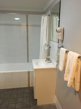 Waldorf The Entrance Serviced Apartments - Coogee Beach Accommodation 8