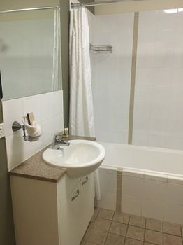Waldorf The Entrance Serviced Apartments - Coogee Beach Accommodation 10