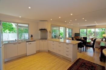 Noosa Riviera - Coogee Beach Accommodation 4