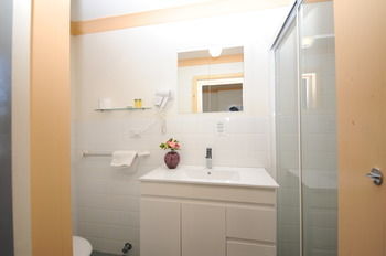 Northshore Hotel - Coogee Beach Accommodation 4