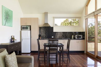 Yering Gorge Cottages By The Eastern Golf Club - Coogee Beach Accommodation 7