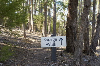 Yering Gorge Cottages By The Eastern Golf Club - Coogee Beach Accommodation 14
