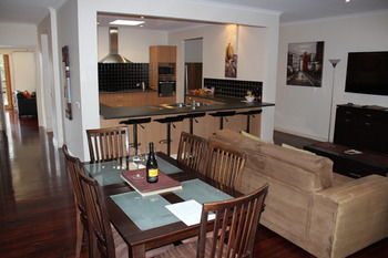 Yering Gorge Cottages By The Eastern Golf Club - Coogee Beach Accommodation 22