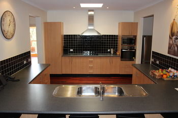 Yering Gorge Cottages By The Eastern Golf Club - Coogee Beach Accommodation 23