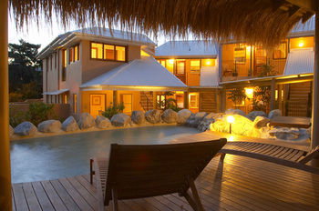 L'Auberge Noosa - Coogee Beach Accommodation 0