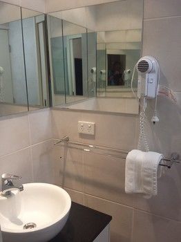 L'Auberge Noosa - Coogee Beach Accommodation 2