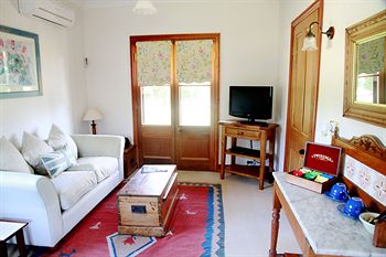 Carriages Boutique Hotel - Coogee Beach Accommodation 9