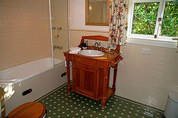 Carriages Boutique Hotel - Coogee Beach Accommodation 16