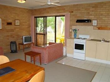 Noosa Yallambee Holiday Apartments - Coogee Beach Accommodation 6