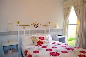 Georgian Court Bed & Breakfast - Coogee Beach Accommodation 9