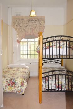 Georgian Court Bed & Breakfast - Coogee Beach Accommodation 54