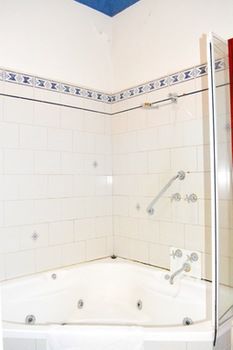 Georgian Court Bed & Breakfast - Coogee Beach Accommodation 61