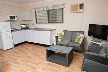 Maroochy River Resort & Bungalows - Coogee Beach Accommodation 3