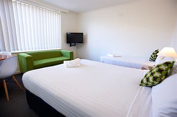 City Edge Serviced Apartments East Melbourne - Coogee Beach Accommodation 4