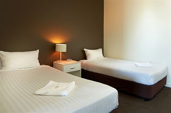 City Edge Serviced Apartments East Melbourne - Coogee Beach Accommodation 5