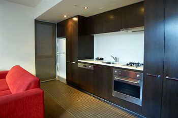 City Edge Serviced Apartments East Melbourne - Coogee Beach Accommodation 9