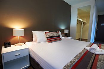 City Edge Serviced Apartments East Melbourne - Coogee Beach Accommodation 16