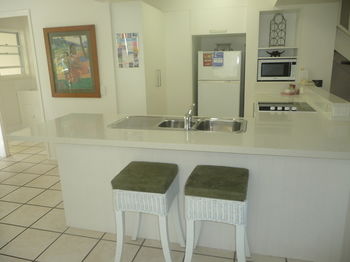 Sunset Cove Noosa - Coogee Beach Accommodation 0