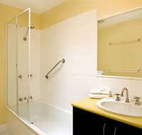 Beach Breakers Resort - Coogee Beach Accommodation