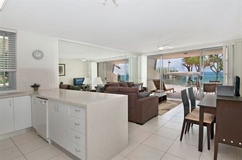 Fairshore Noosa - Coogee Beach Accommodation 5