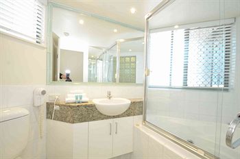 Malibu Mooloolaba - Coogee Beach Accommodation 1