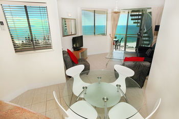 Malibu Mooloolaba - Coogee Beach Accommodation 26