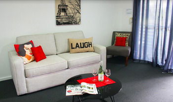 Pokolbin Village - Coogee Beach Accommodation 35