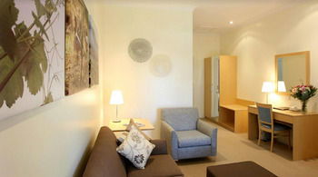Pokolbin Village - Coogee Beach Accommodation 40