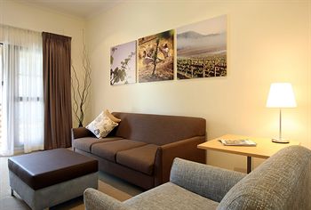 Pokolbin Village - Coogee Beach Accommodation 8