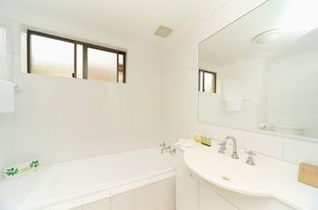 Waldorf Eastwood Residential Apartments - Coogee Beach Accommodation 8