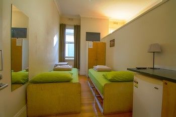 Cambridge Lodge - Hostel/Backpacker - Coogee Beach Accommodation 11