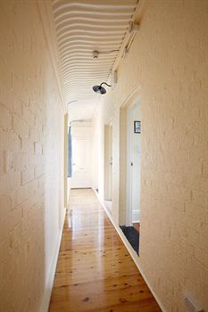 Admiral Collingwood Lodge - Coogee Beach Accommodation 2