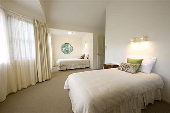 Montville Attic - Coogee Beach Accommodation 17