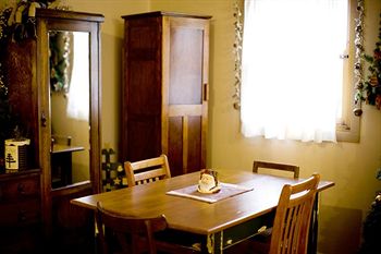 Montville Attic - Coogee Beach Accommodation 19