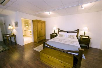 Montville Attic - Coogee Beach Accommodation 20