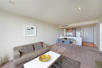 Wyndel Apartments - Harbour Watch - Coogee Beach Accommodation 11