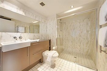 Wyndel Apartments - Harbour Watch - Coogee Beach Accommodation 12