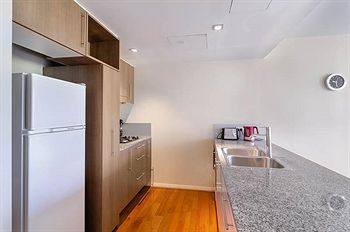 Wyndel Apartments - Harbour Watch - Coogee Beach Accommodation 3