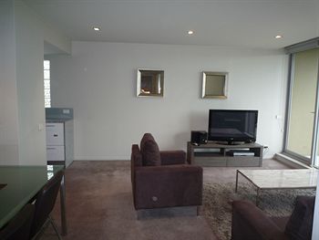 Wyndel Apartments - Harbour Watch - Coogee Beach Accommodation 7
