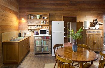 Glass House Mountains Ecolodge - Coogee Beach Accommodation 27